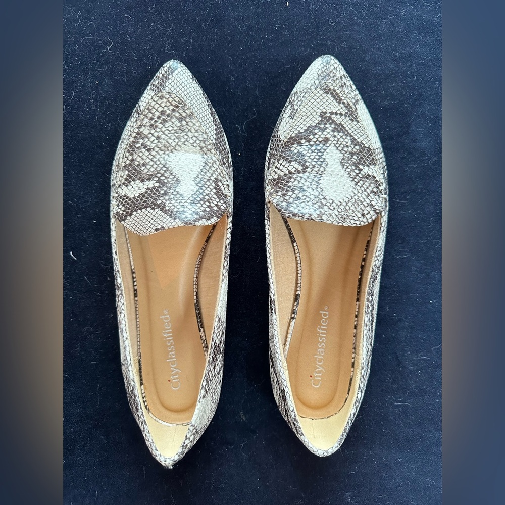 Women’s Flats~Pattern: Snakeskin
